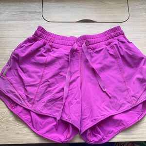 Lulu Lemon Hotty Hot 4” shorts